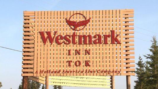 Westmark Inn Tok Ngoại thất bức ảnh